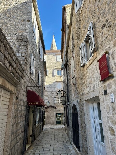 narrow-streets-old-town
